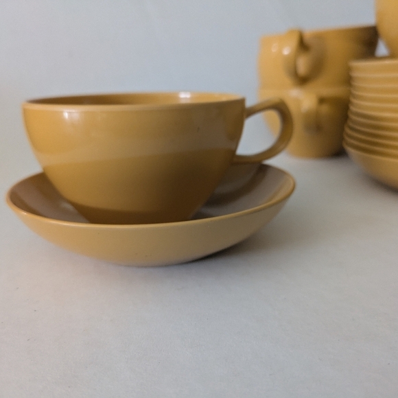 Vintage Oneida-Ware Deluxe OD Melmac Melamine Plastic Retro Dinnerware. Mustard - Picture 2 of 5